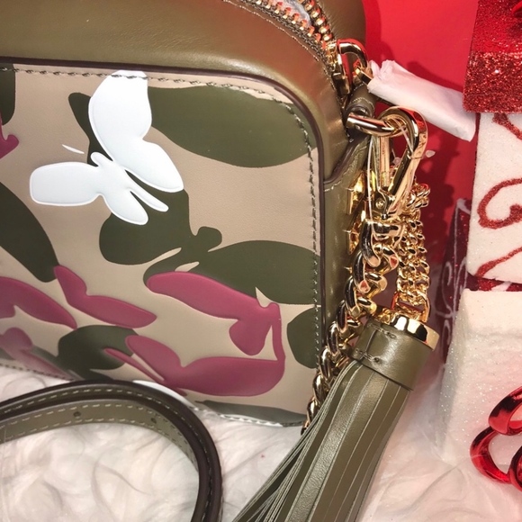 ๐บ NEW MK MICHAEL KORS OLIVE CROSSBODY butterflies - Picture 7 of 8